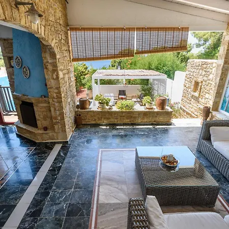 Villa Maria Elena I *